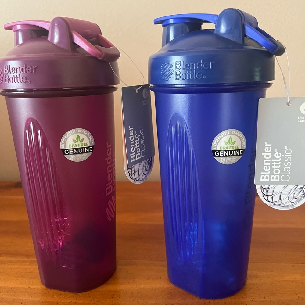 NEW w/tags 2 Classic 28 oz Blender Bottles w/sealed whisk balls $18 for both
